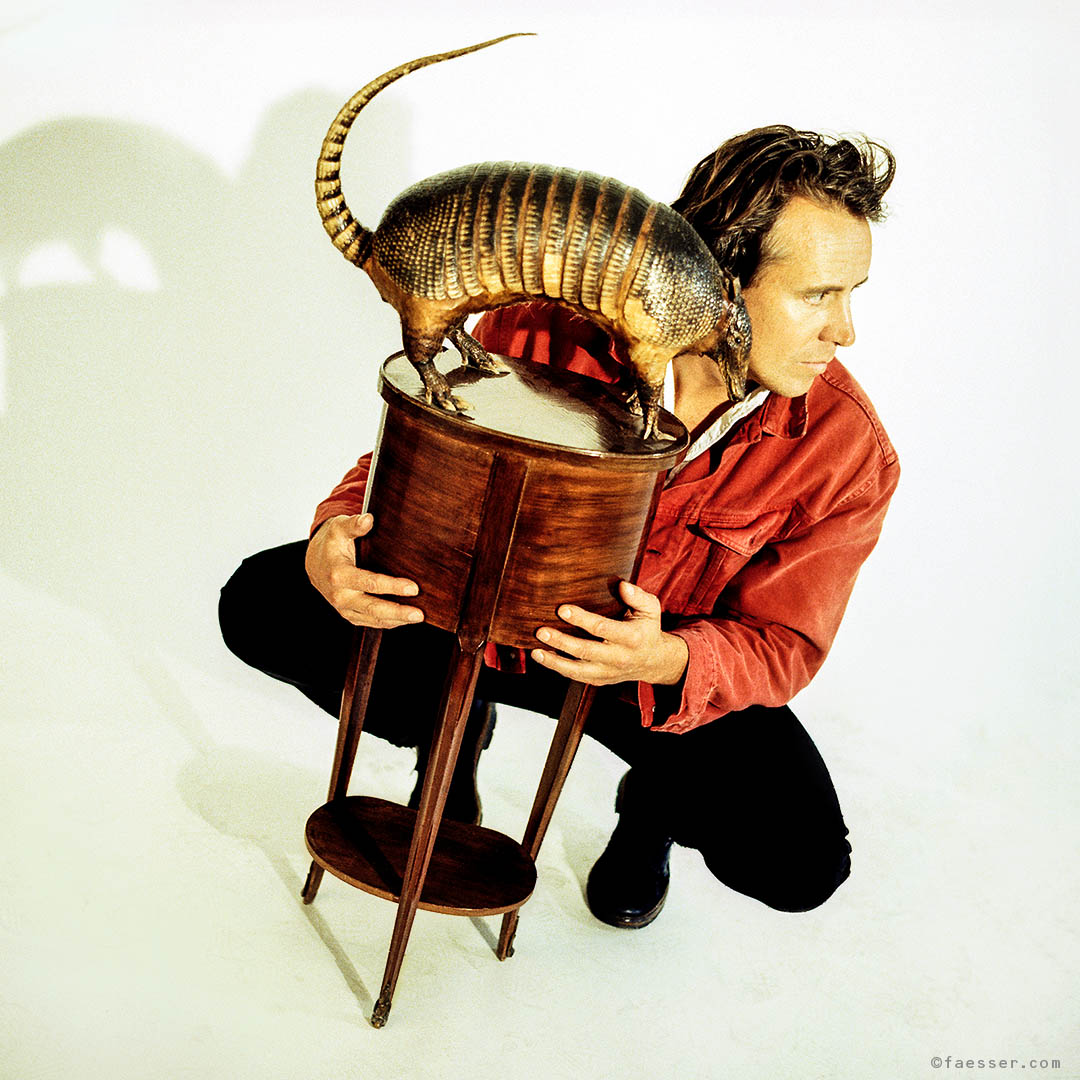 Islander and myself: armadillo meets Roland Faesser; work of art; artist Roland Faesser, sculptor and painter 1997