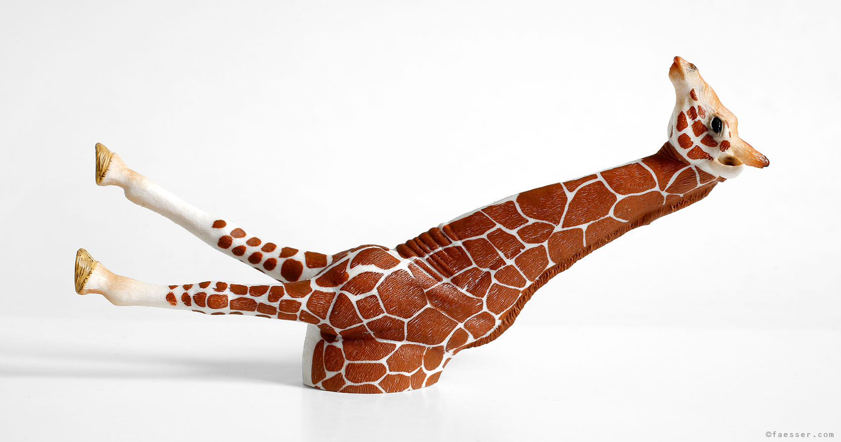 Acrophobia, horizontally polarized giraffe as a public art sculpture; work of art; artist Roland Faesser, sculptor and painter 2016